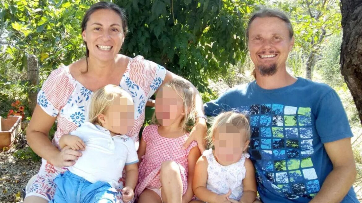 foto famiglia nel bosco