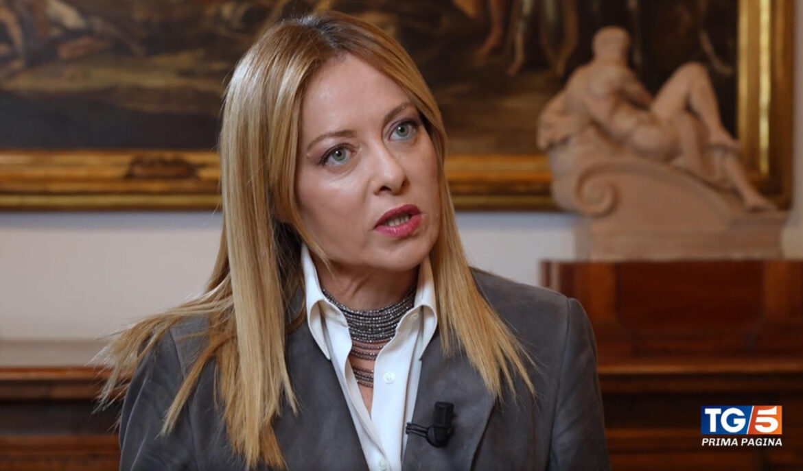La presidente del Consiglio Giorgia Meloni intervistata al Tg5.