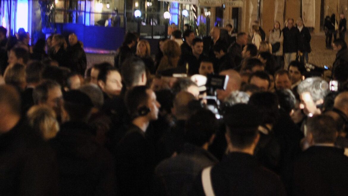 Diciottenne accoltellato durante la movida ph Ansa