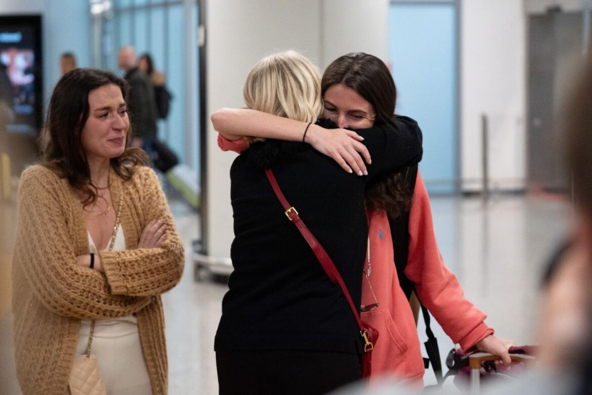 Italiani di nuovo a casa