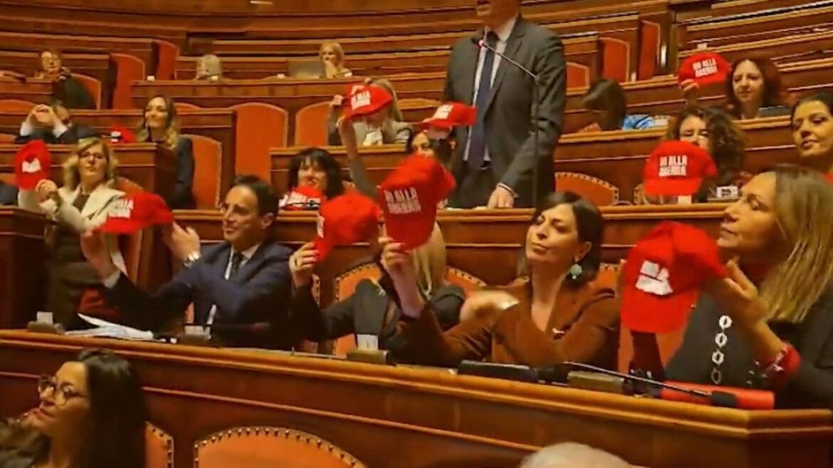 M5S cappellini Maga ph Senato