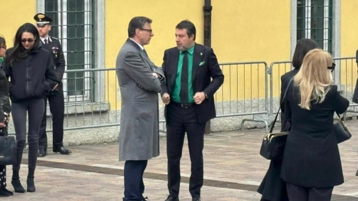 Matteo Salvini ai funerali di Umberto Bossi ph Nova