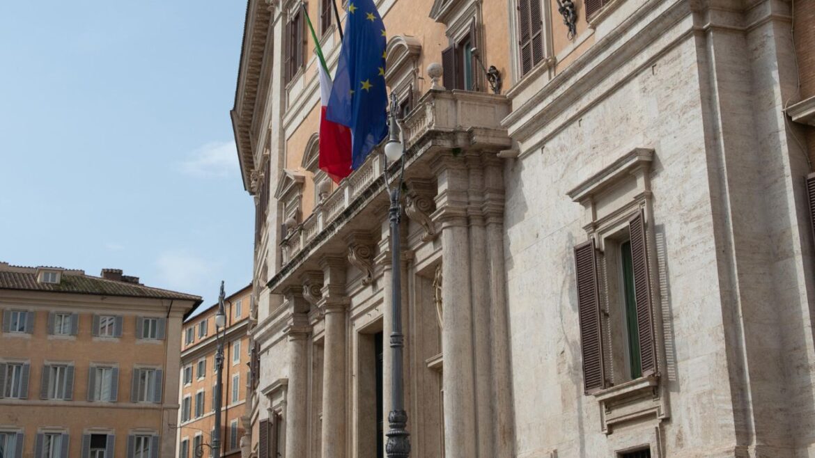 Montecitorio e Palazzo Madama in paura per il referendum ph Ansa