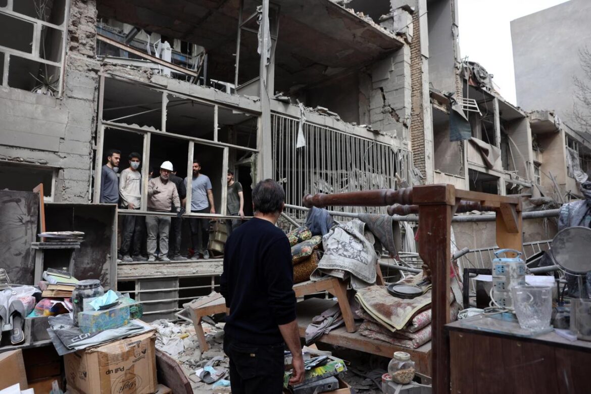 Nuovi attacchi a Teheran