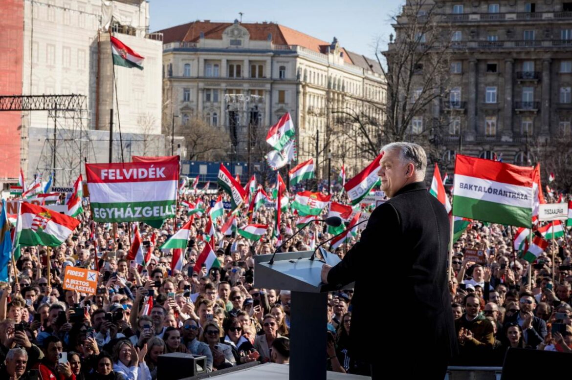 Orban in piazza