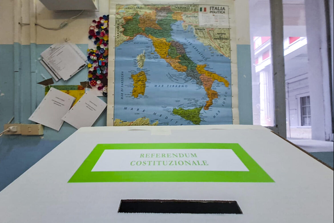 Urne aperte. ANSA_Ciro Fusco