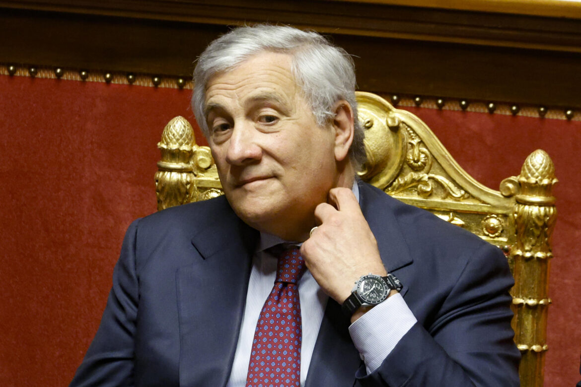 scontro renzi-tajani