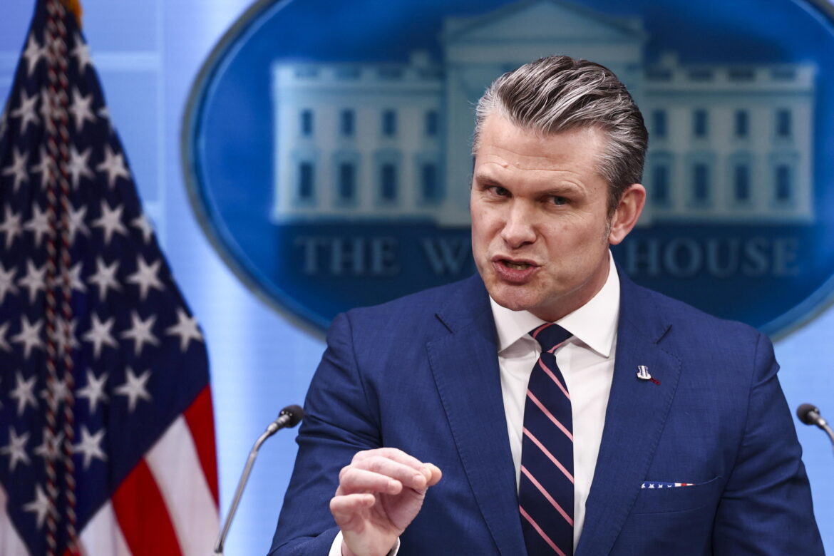 Pete Hegseth. EPA_Jim Lo Scalzo