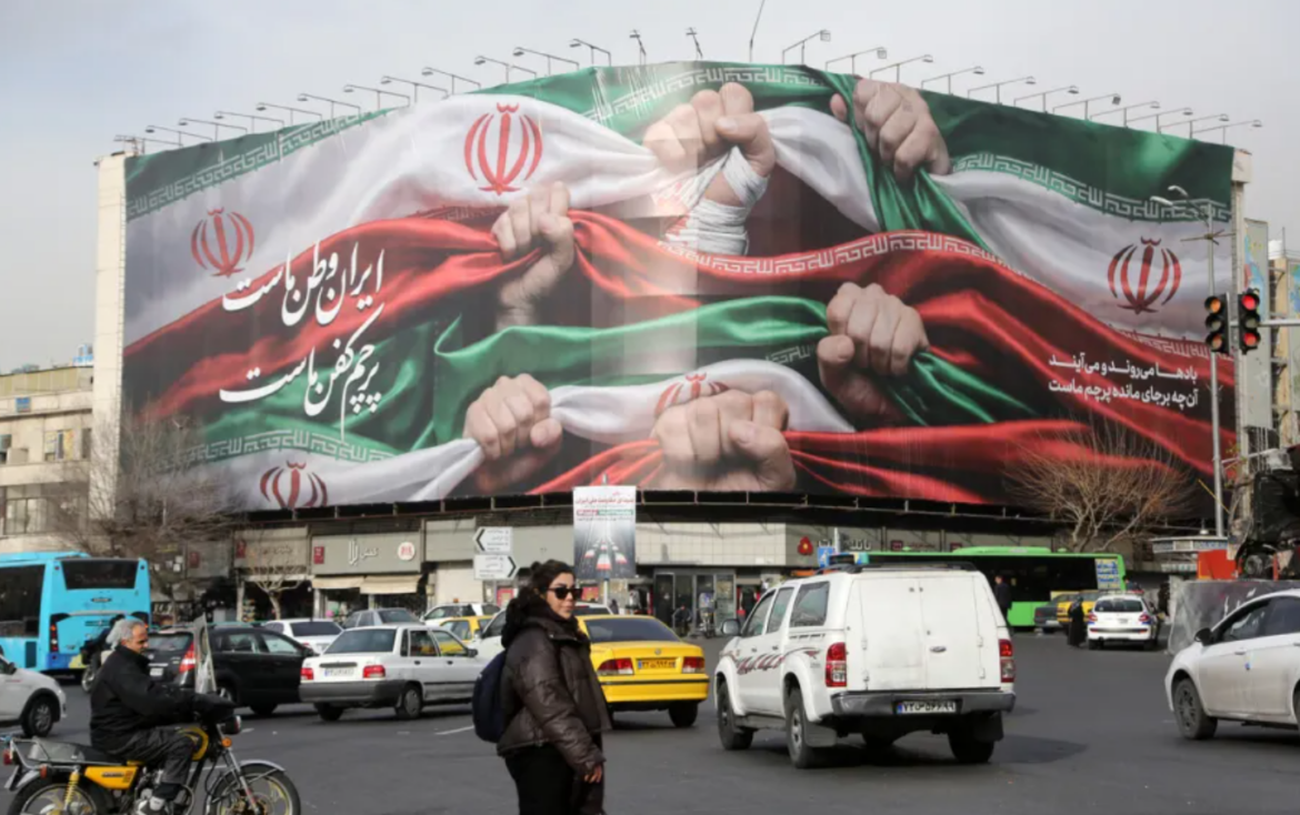 Piazza a Teheran. Foto dal web