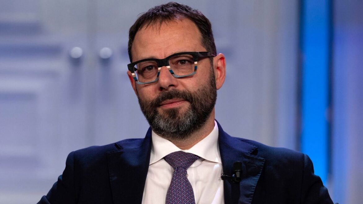Stefano Patuanelli (M5S) ph Ansa