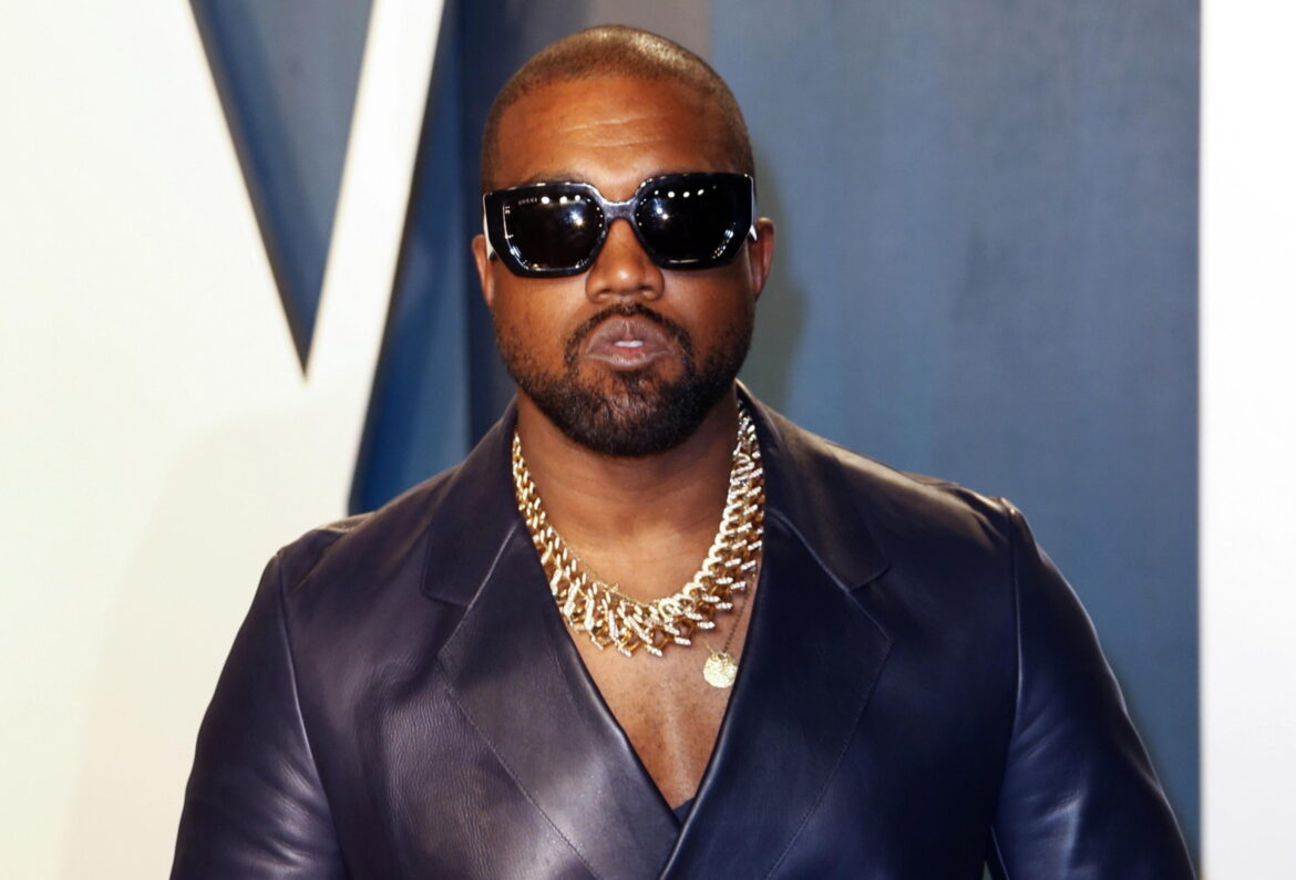Il Regno Unito vieta l'ingresso a Kanye West per le sue dichiarazioni antisemite ph. Ansa