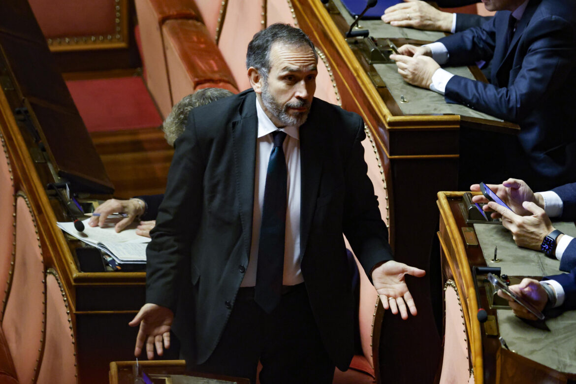 Rissa sfiorata dentro al Pd. Alfieri e Sensi arrivano "quasi" alle mani ph. Ansa