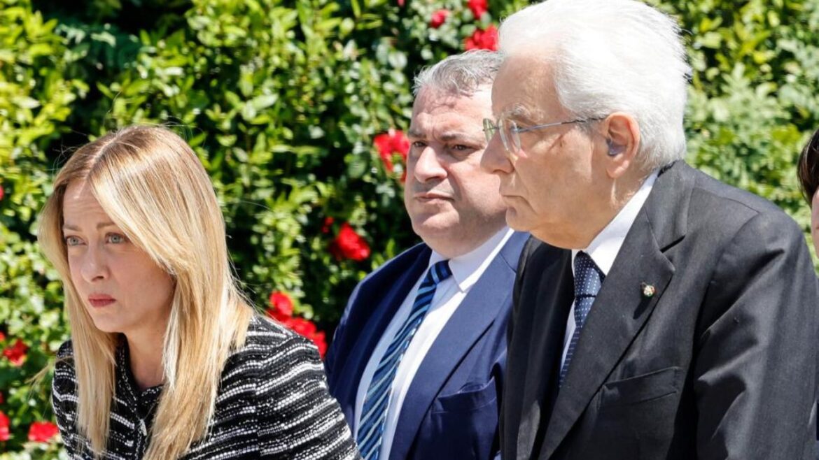 Giorgia Meloni e Sergio Mattarella a Modena ph Ansa