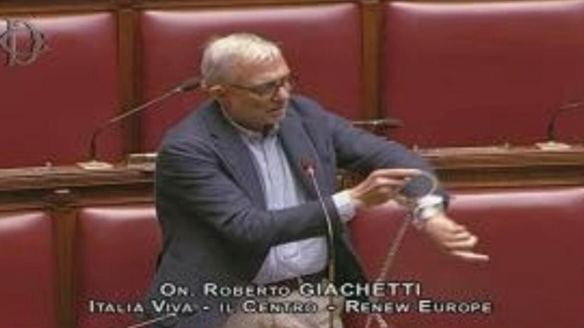 Roberto Giachetti si incatena in Aula ph X