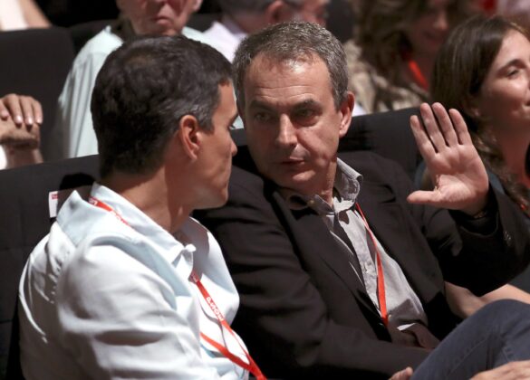 Sanchez e Zapatero. EPA_Sergio Barrenechea
