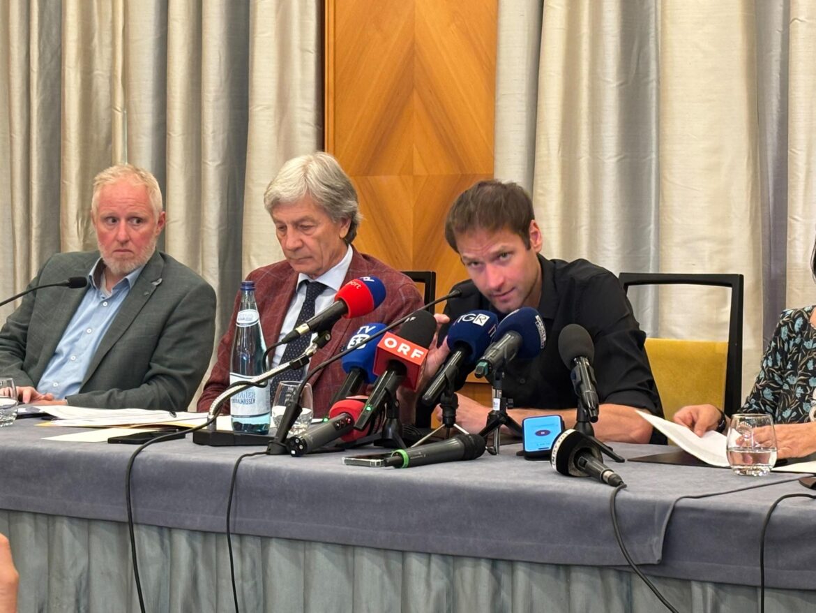 Alex Schwazer in conferenza stampa a Bolzano. Foto ANSA