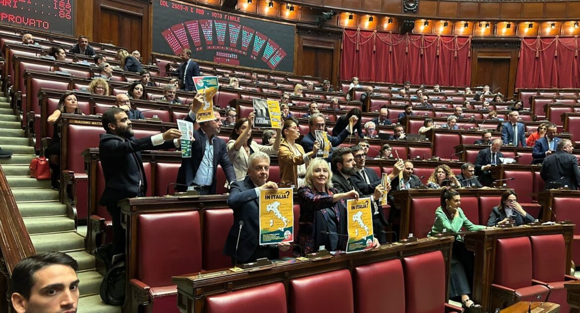 Nucleare, protesta opposizioni ph Ansa