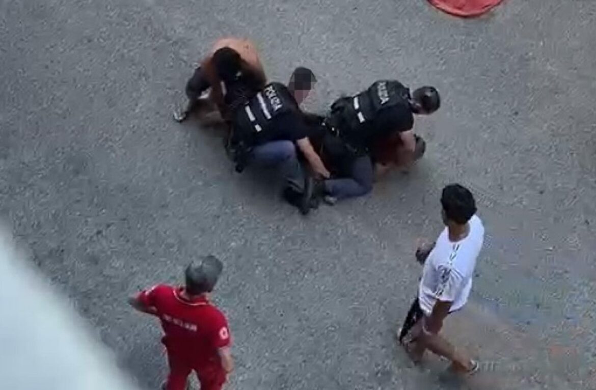 Un fotogramma del video della morte di Abderrahim Fakir.