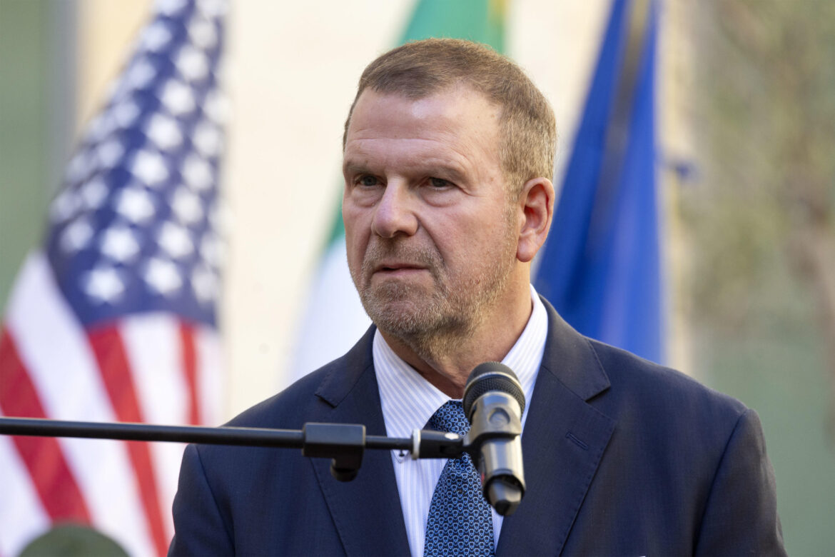L'ambasciatore americano in Italia Tilman J. Fertitta alla presentazione di opere darte rimpatriate dagli Stati Uniti. Roma, 29 aprile 2026. ANSA/MASSIMO PERCOSSI