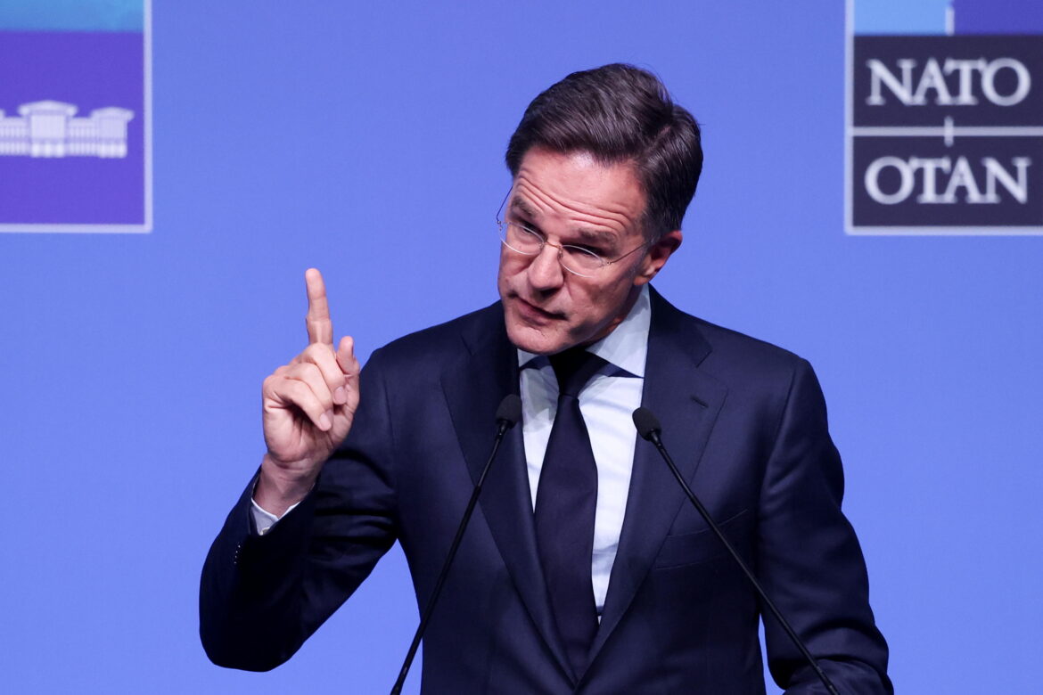 Il segretario generale della Nato Mark Rutte. EPA/FILIP SINGER
