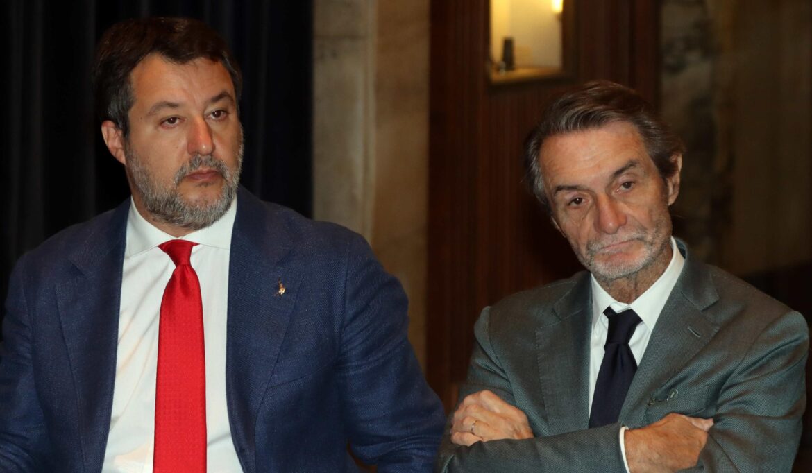 Matteo Salvini e il governatore della Lombardia Attilio Fontana. ANSA / PAOLO SALMOIRAGO