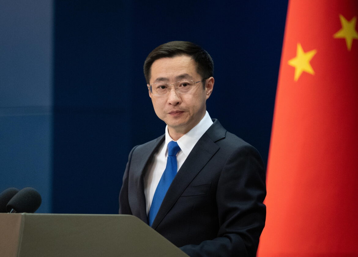 Il portavoce del ministero degli Esteri cinese, Lin Jian. EPA/Jessica Lee