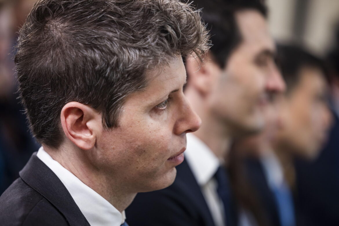 Sam Altman, CEO di OpenAI. EPA/JIM LO SCALZO / POOL