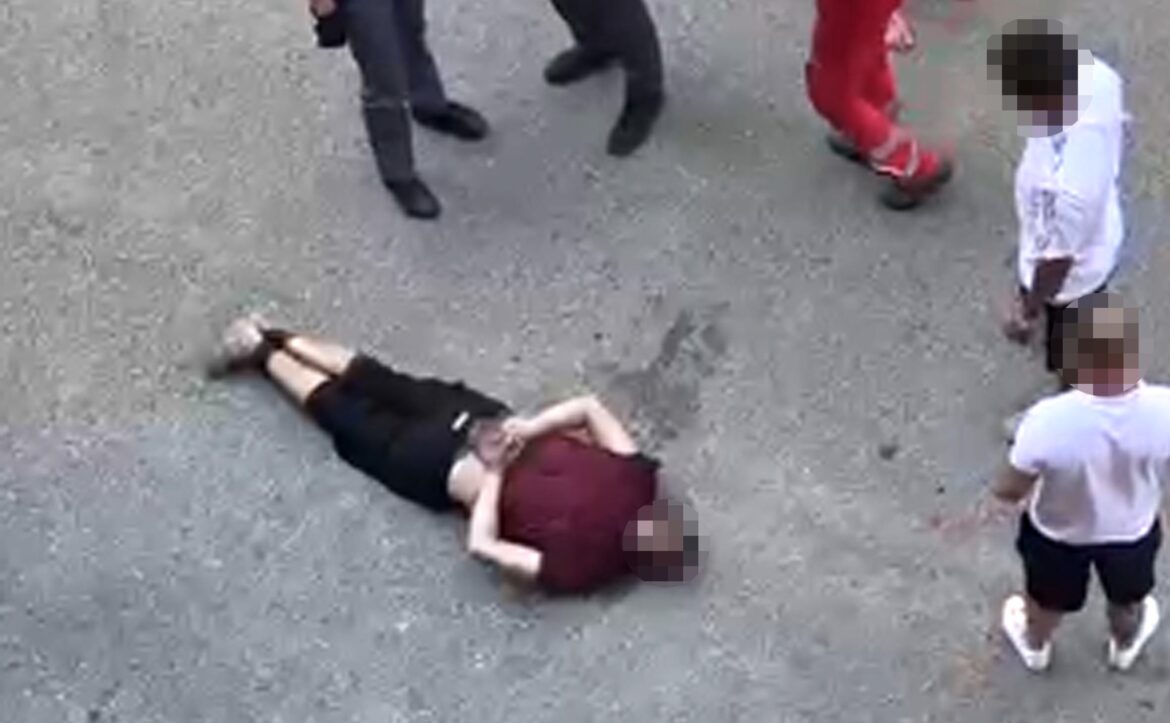 Abderrahim Fakir, morto durante un intervento di polizia. Un fotogramma del video.