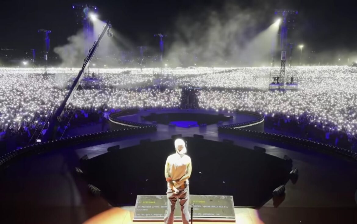 Un fotogramma del video pubblicato da Ultimo su Instagram.