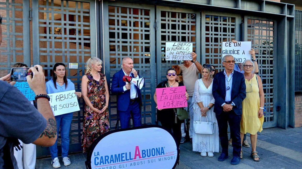 torino 13enne molestata ph fb